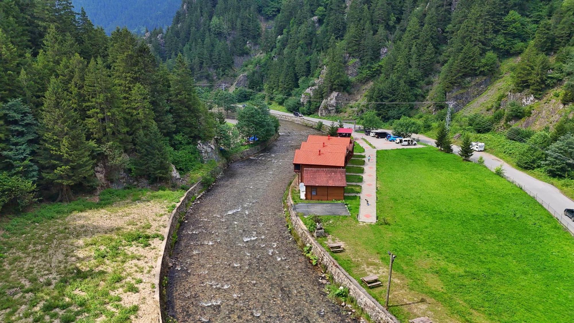 Raha Villa Bungalow Uzungöl Esterno foto