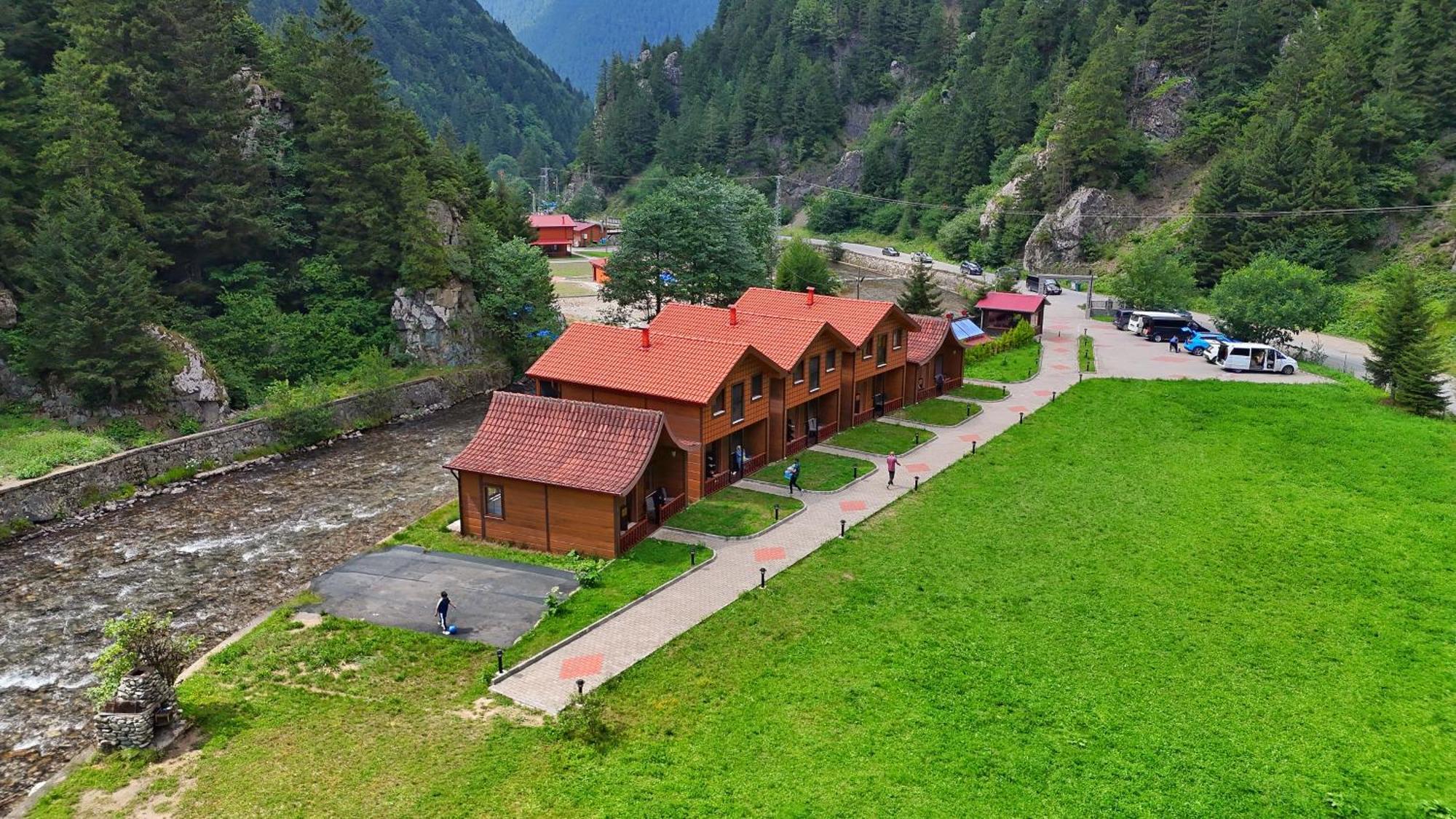 Raha Villa Bungalow Uzungöl Esterno foto